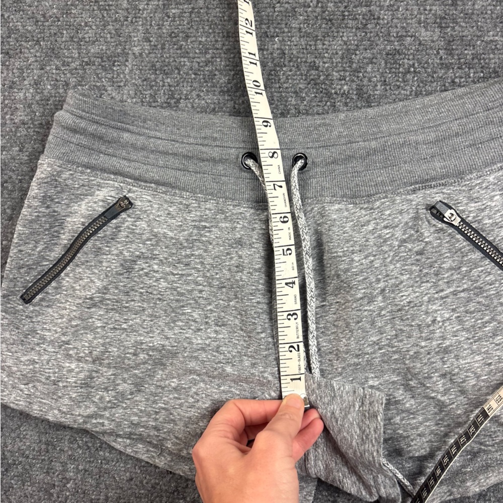 ATHLETA Women’s Grey Heathered Boho Short size: Medium - Picture 6 of 9